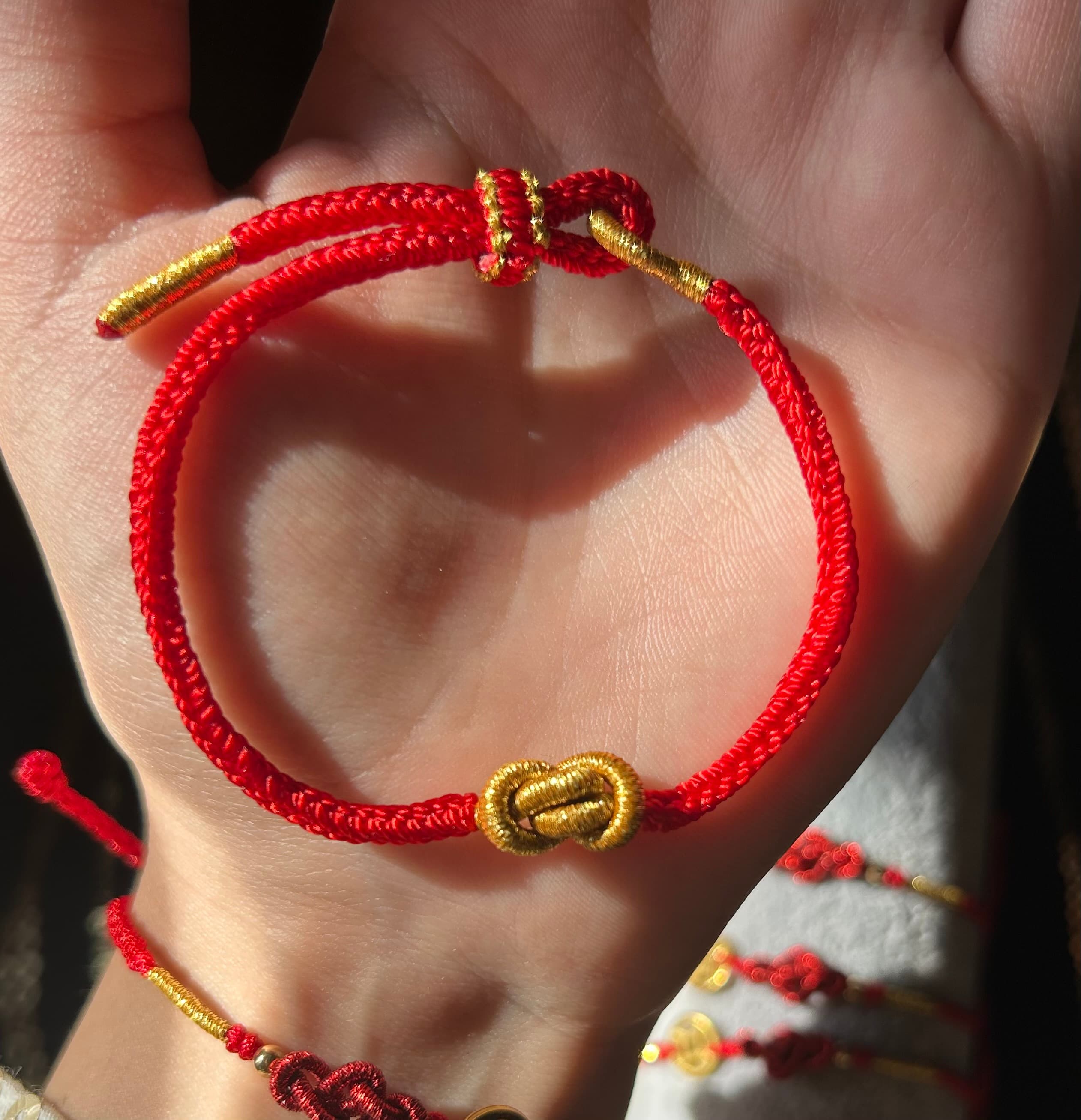 Bracelet rouge 04